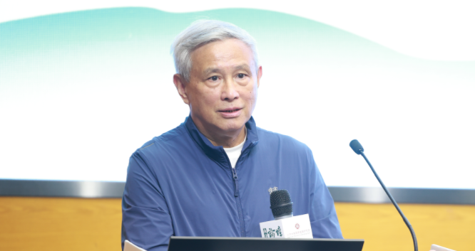 对话周其仁：AI替代不了“你真正的喜欢”