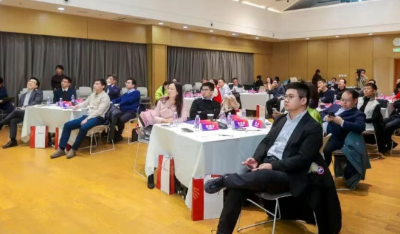 领航AI管理 · 明AI之势 · 践管理之道：北大国发院企业家AI闭门研讨会纪实